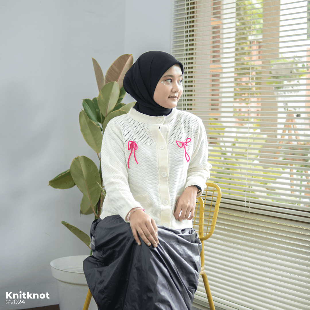 Majestic Knitted Sweater - Snow White