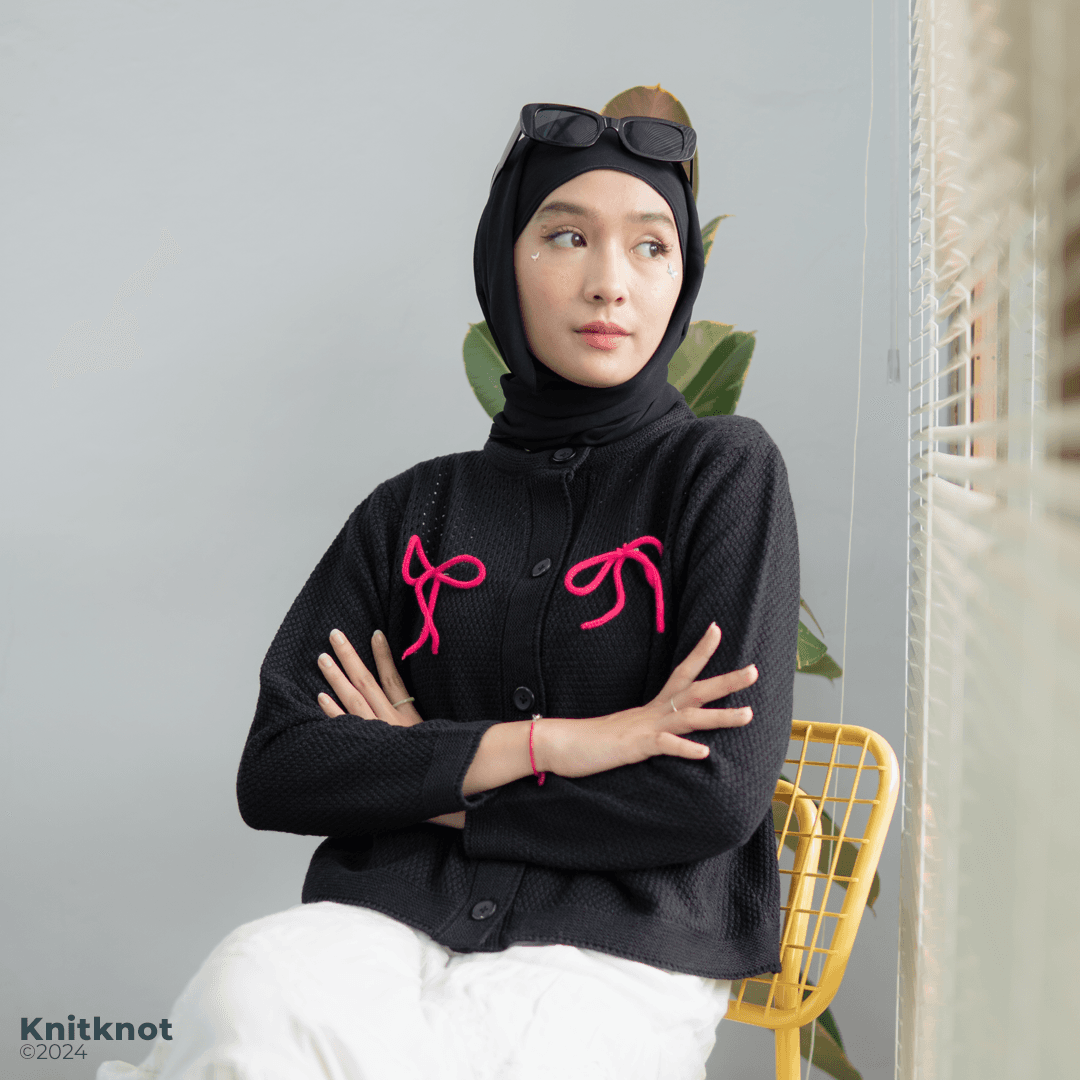 Majestic Knitted Sweater - Midnight Black